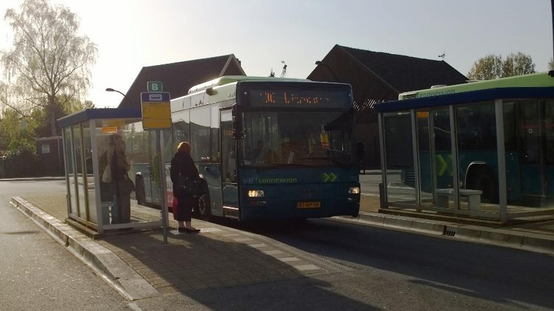 Bus 130 op station Breukelen