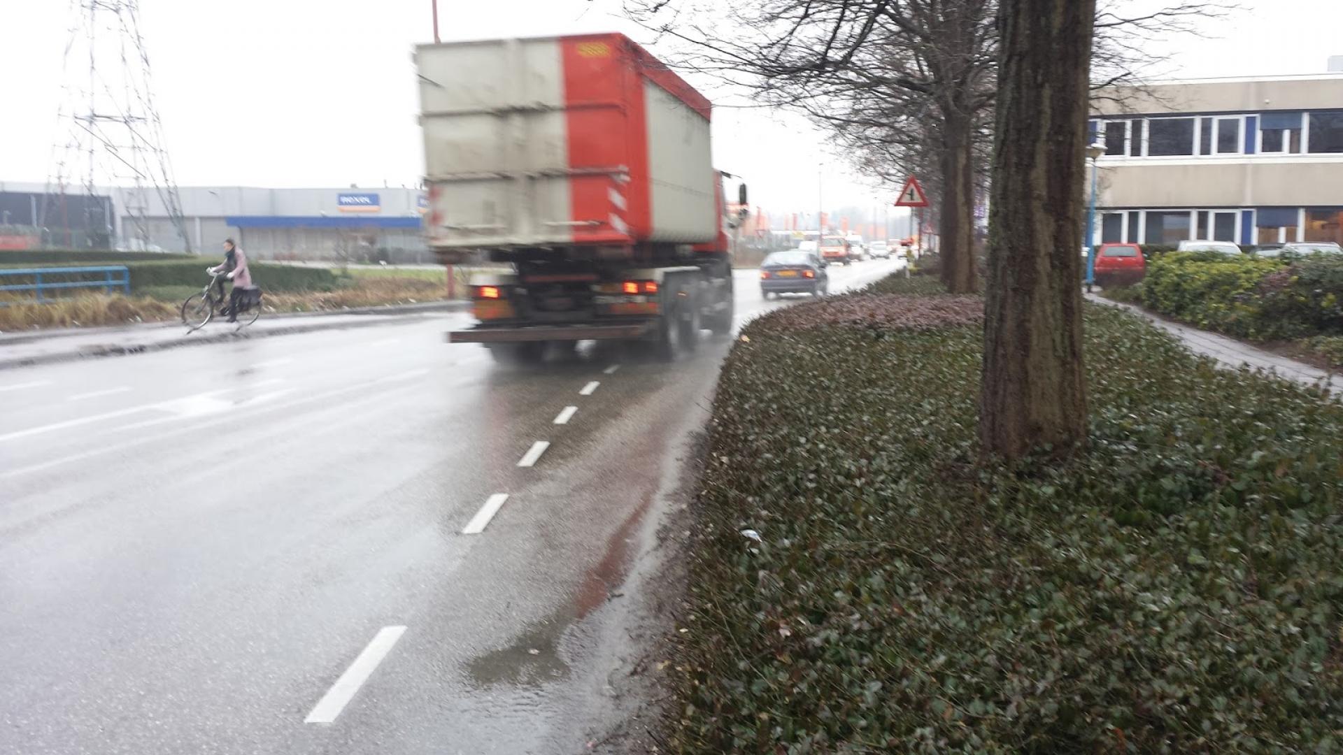 Ravenswade op het Liesboschterrein. Deze voor fietsers onveilige situatie moet snel opgelost worden. (foto: Fietsersbond Nieuwegein)